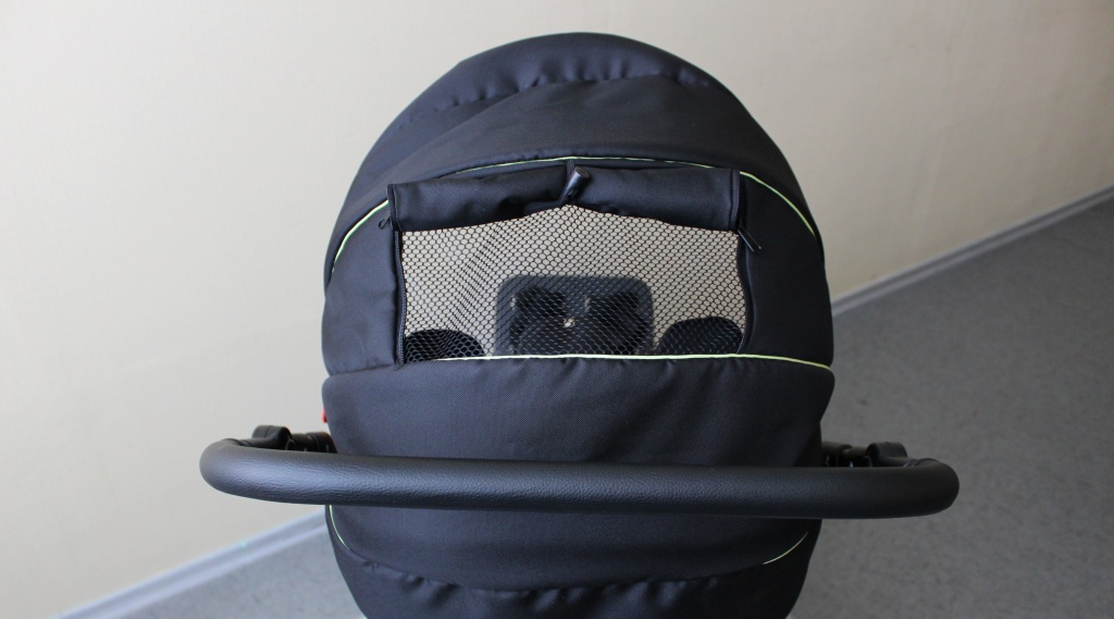 окошко в капюшоне коляски для детей с дцп(1).jpg окошко в капюшоне коляски для детей с дцп(1).jpg