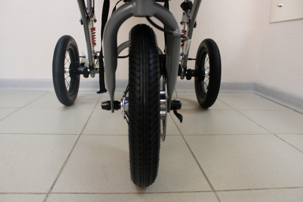 трехколесная коляска.JPG