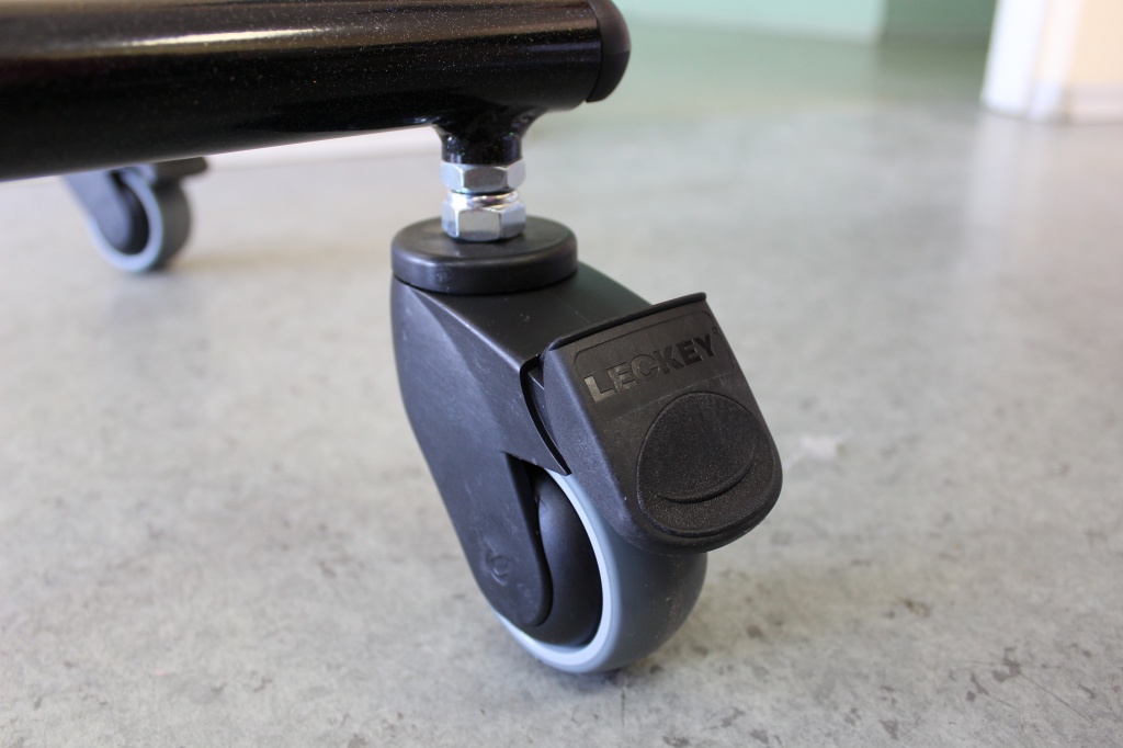 Вертикализатор Сквигглз_колесо на тормозе.JPG